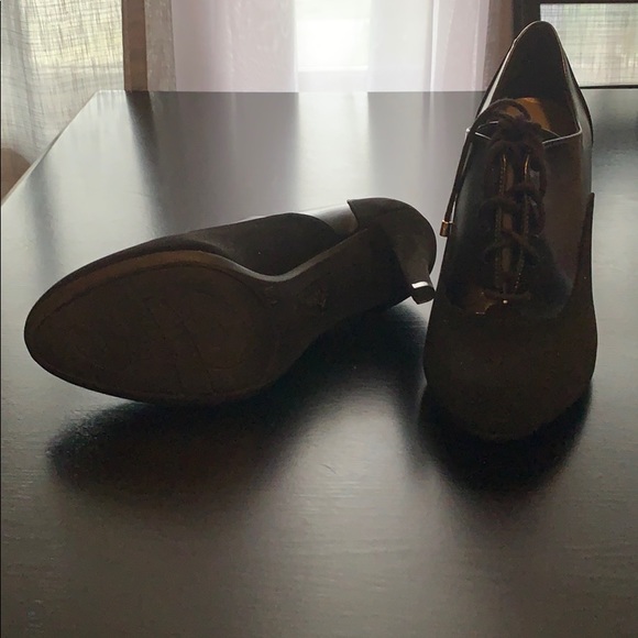 Black Heels - Picture 3 of 3